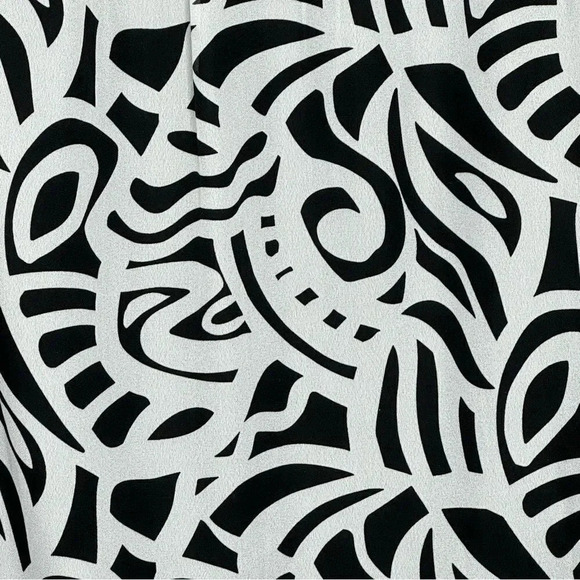 Dana Kay 18W 1X Shirt Top White Geometric Sleeveless Round Neck Embellished‎ - Picture 2 of 7